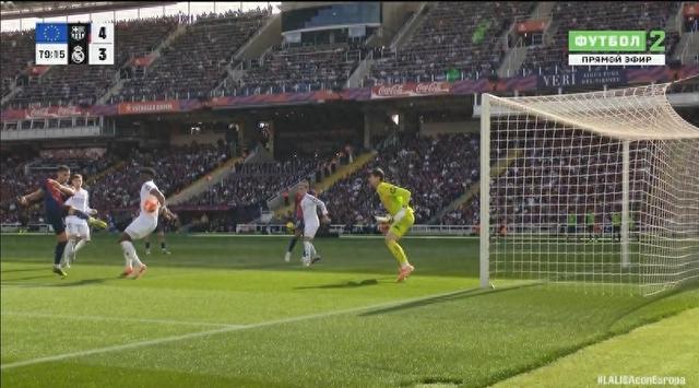 包含VAR判罚再引争议，巴黎圣日耳曼对阵贝林厄姆裁判判点引发巨大争议的词条